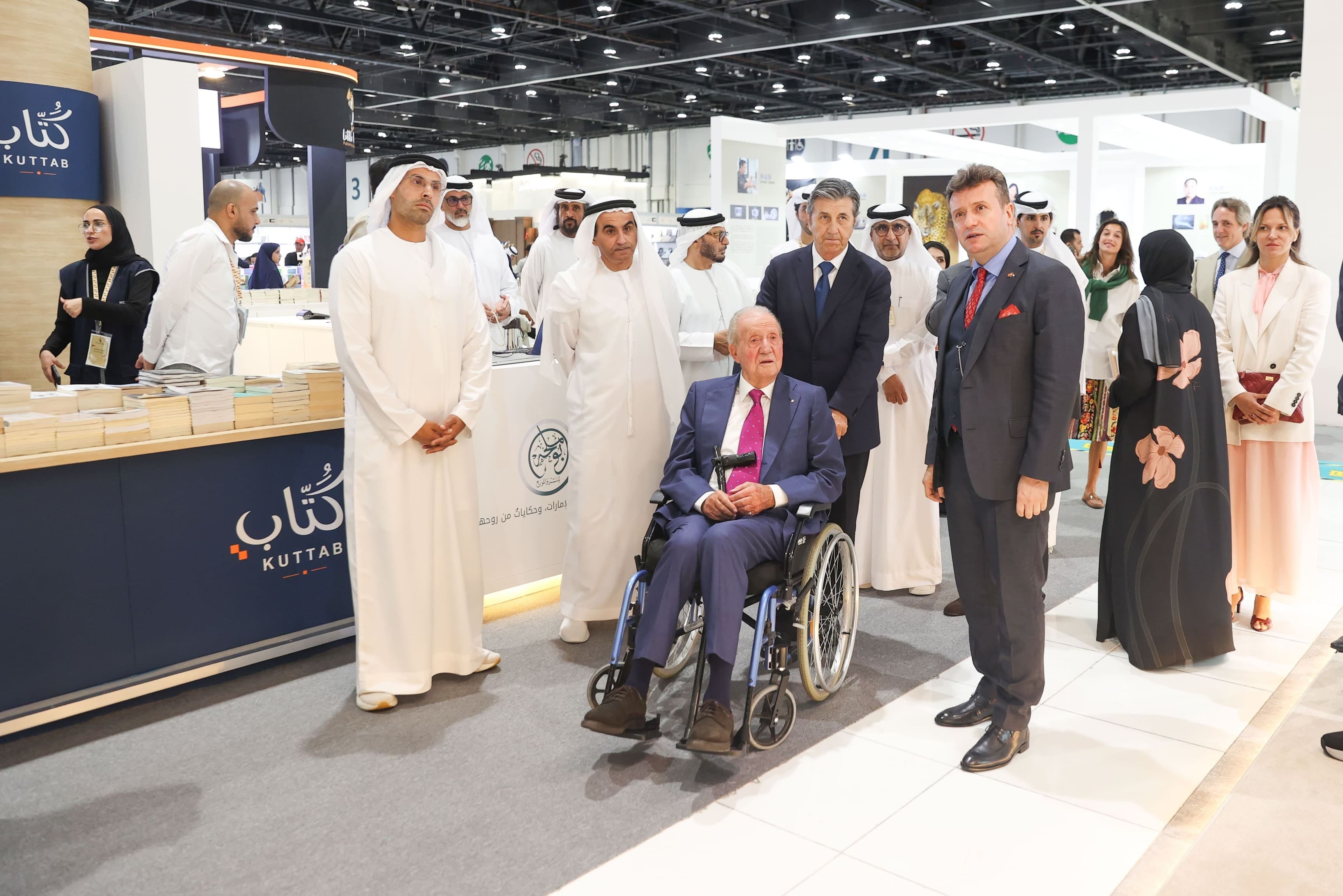 El rey Juan Carlos presenta en Abu Dabi la traducción al árabe de sus memorias (EFE)