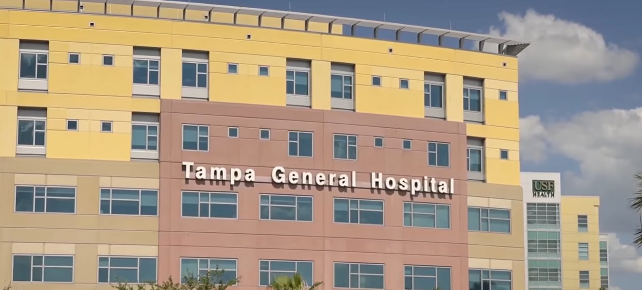 Christine Sherbuk fue trasladada de urgencia al centro de trauma del Tampa General Hospital, donde recibió tratamiento por quemaduras de segundo grado (FOX13)
