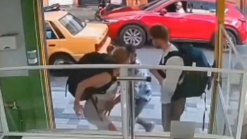 En video, pareja de estadounidenses