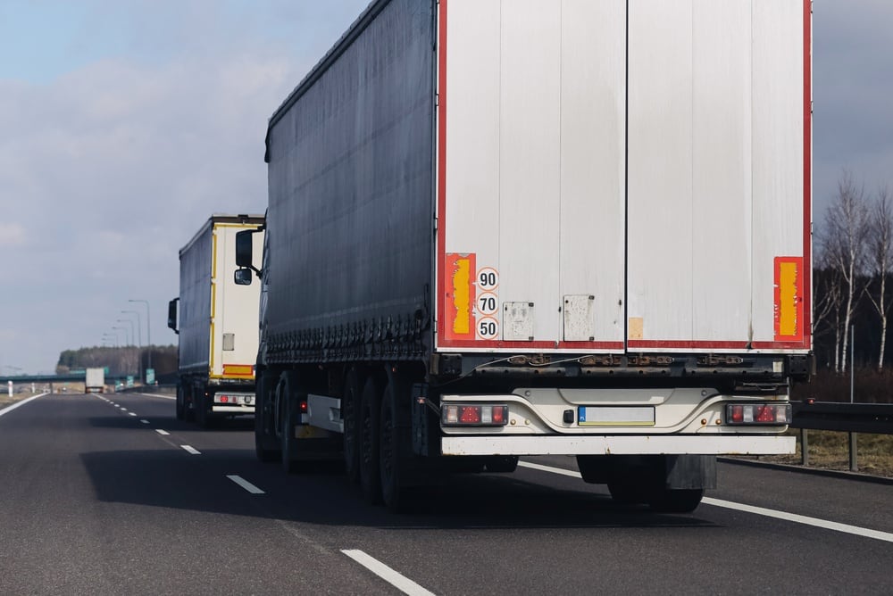 Uno de los efectos más relevantes para el sector del transporte por carretera es la reconfiguración de los flujos internacionales de diésel y gasoil (Foto: Shutterstock)