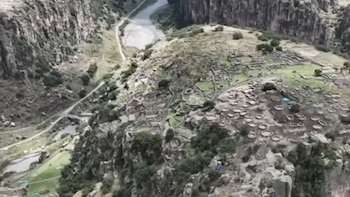 El sitio se integra estratégicamente al Qhapaq Ñan, lo que sugiere que T’aqrachullo también cumplía funciones logísticas y de control territorial dentro del imperio - Créditos: Captura de pantalla de Latina.
