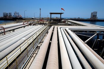 Tanquero cargado en refinería Ras Tanura de Saudi Aramco, Arabia Saudita, 21 mayo 2018.
REUTERS/Ahmed Jadallah