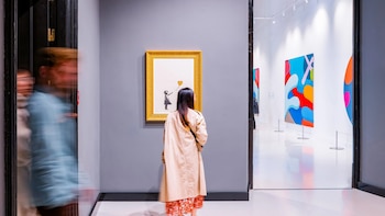 Banksy cuestiona el poder y