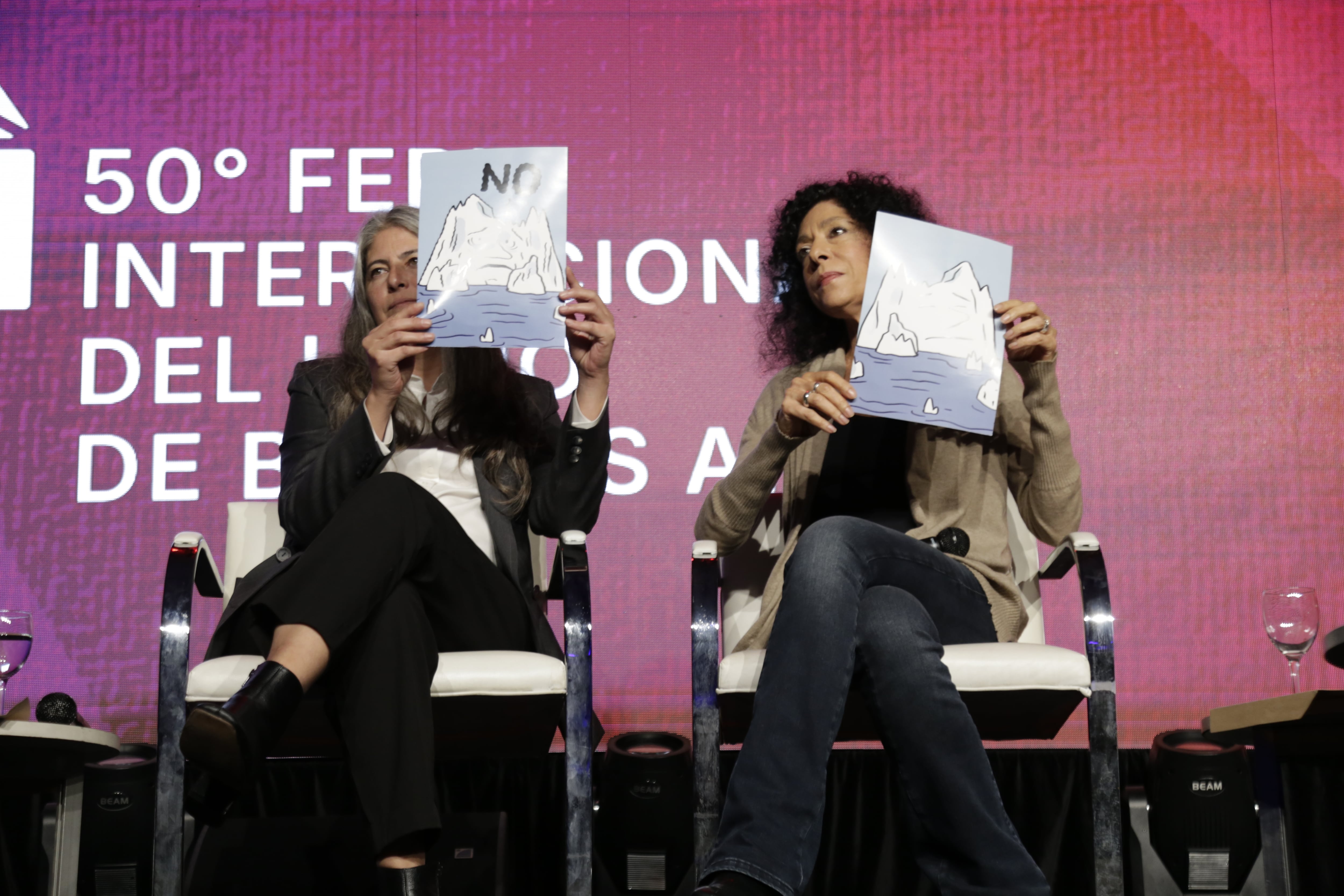 Selva Almada y Leila Guerriero (Fundación El Libro)