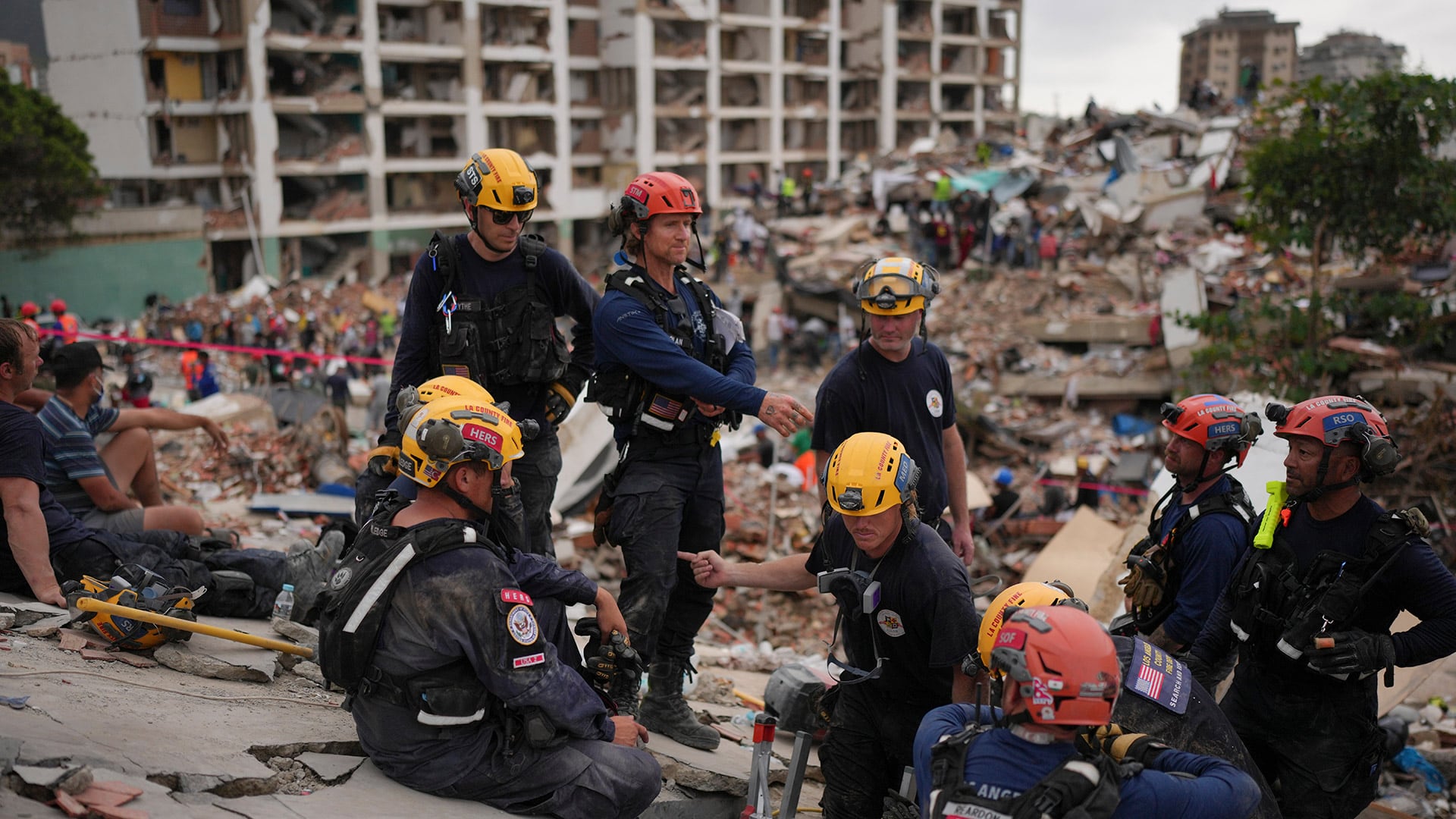 El Departamento de Bomberos del Condado de Los Ángeles continúa la búsqueda y rescate en Venezuela tras dos terremotos (AP Photo/Matias Delacroix)