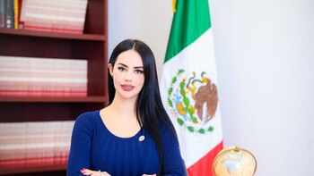 Cristal Pelayo, funcionaria de la