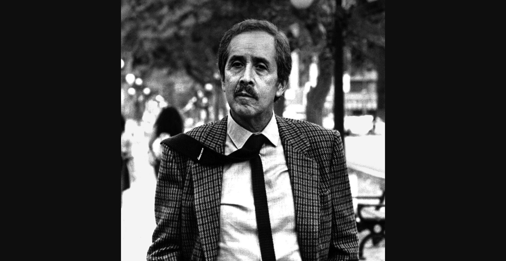 Entre palabras y formas, Eielson construyó una obra que desafió lo tradicional, convirtiéndose en referente del arte contemporáneo peruano desde su exilio europeo. (Encuentra Tu Poema)