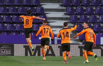 Los jugadores del Valencia celebran