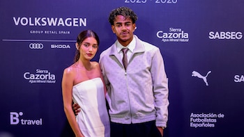Lamine Yamal, con Inés García, y Morata, junto a Alice Campello: las parejas que protagonizaron la gala de los Premios AFE
