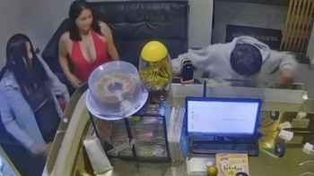 “Me invitaron un trago y me dormí”: empresario pierde cerca de S/30.000 y tres celulares tras encuentro con dos mujeres en Yurimaguas
