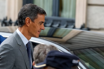 Pedro Sánchez, presidente del Gobierno, a su llegada al Congreso. (EFE/J.J. Guillén)