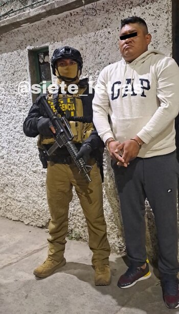 Junto con la presunta jefa