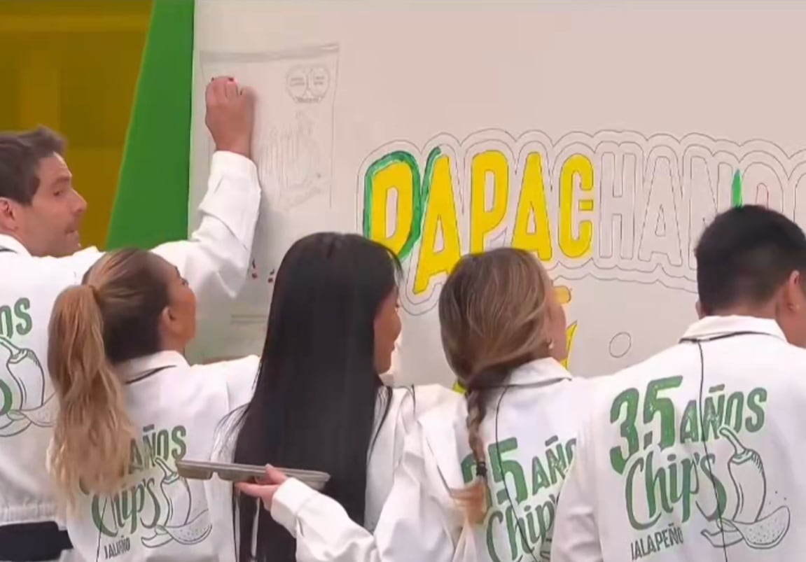 La discrepancia se originó durante una actividad en la que los finalistas pintaban un mural en el patio. (Captura de pantalla )
