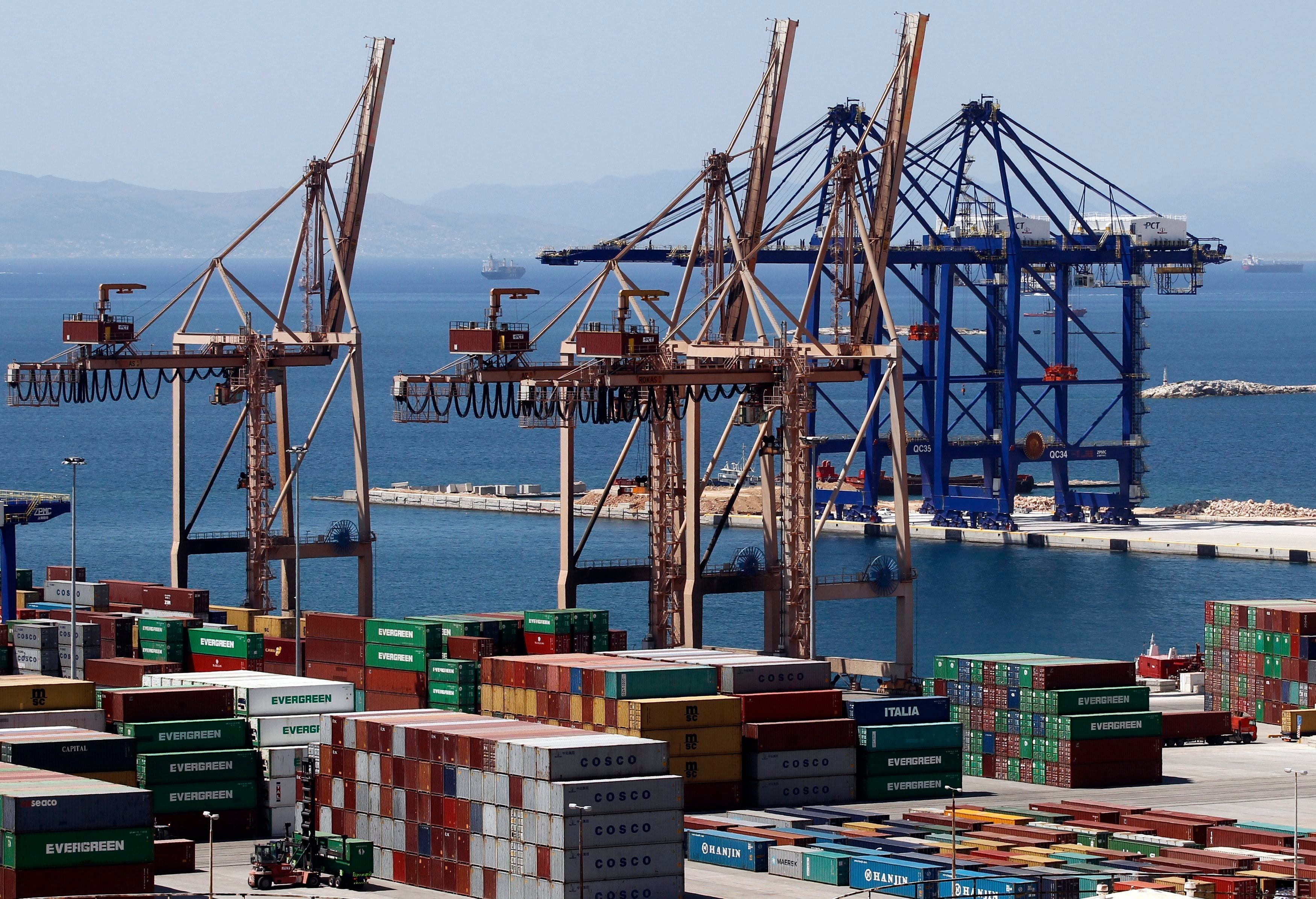 la Oficina de la Representación Comercial de Estados Unidos (USTR, por sus siglas en inglés) propuso elevar los aranceles a un 12.5 % para productos provenientes de Costa Rica, cifra que se sitúa en el rango superior de la medida diseñada por la administración estadounidense. EFE/Orestis Panagiotou