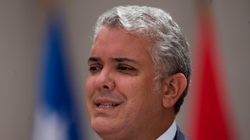 Aprobación de Duque se mantiene