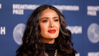 Salma Hayek cumple 60 años y ya prepara su gran debut como directora: una épica y romántica aventura con Cara Delevingne como protagonista