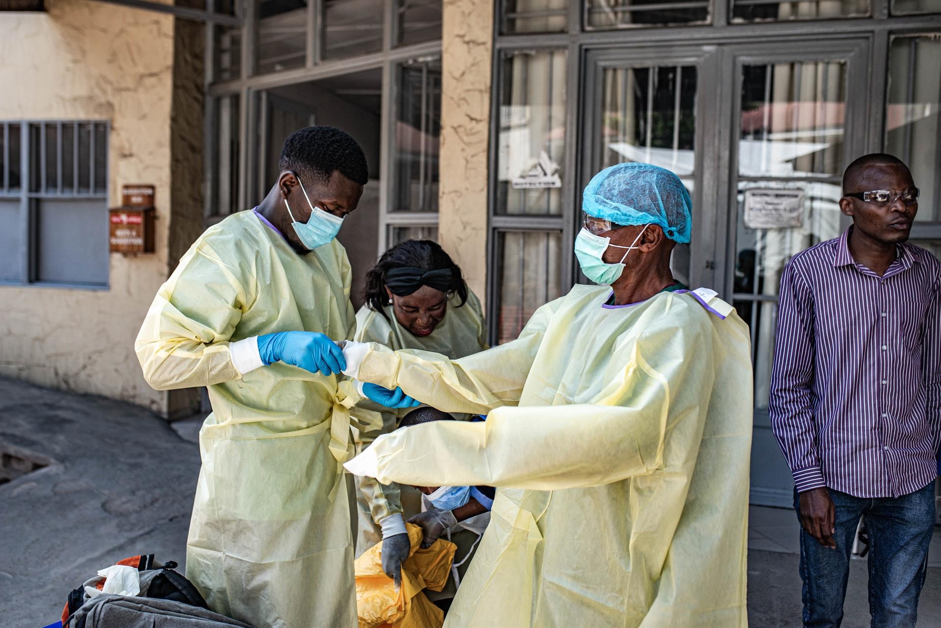 El brote de ébola en la República Democrática del Congo suma más de nueve mil casos confirmados y cuatro mil muertes en siete provincias