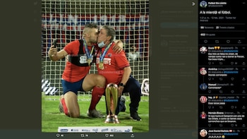 Fotomontaje - beso de celebración