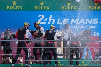 ARCHIVO - Los pilotos ganadores