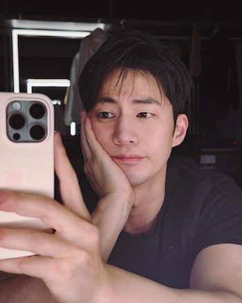 Además de sus trabajos en