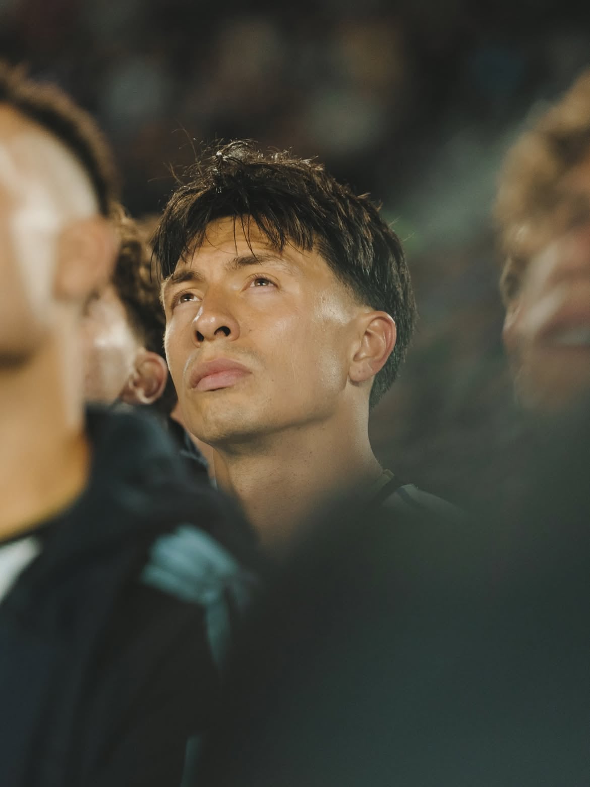Las emotivas fotos que compartió Lisandro Martínez con Messi en su despedida de la Selección