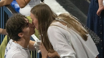 Pablo Urdangarin arranca la temporada de balonmano con una victoria y el apoyo incondicional de Johanna Zott