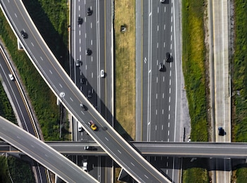 Imagen aérea de una autopista