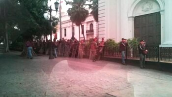 Colectivos chavistas alrededor del Parlamento