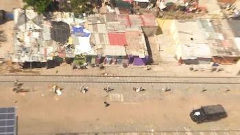 Operativo en Pueblo Quieto, Guadalajara, deja nueve detenidos, entre lo incautado hay drogas, armas y máquinas tragamonedas
