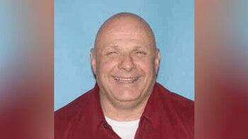 El oficial Andrew Lansing, un