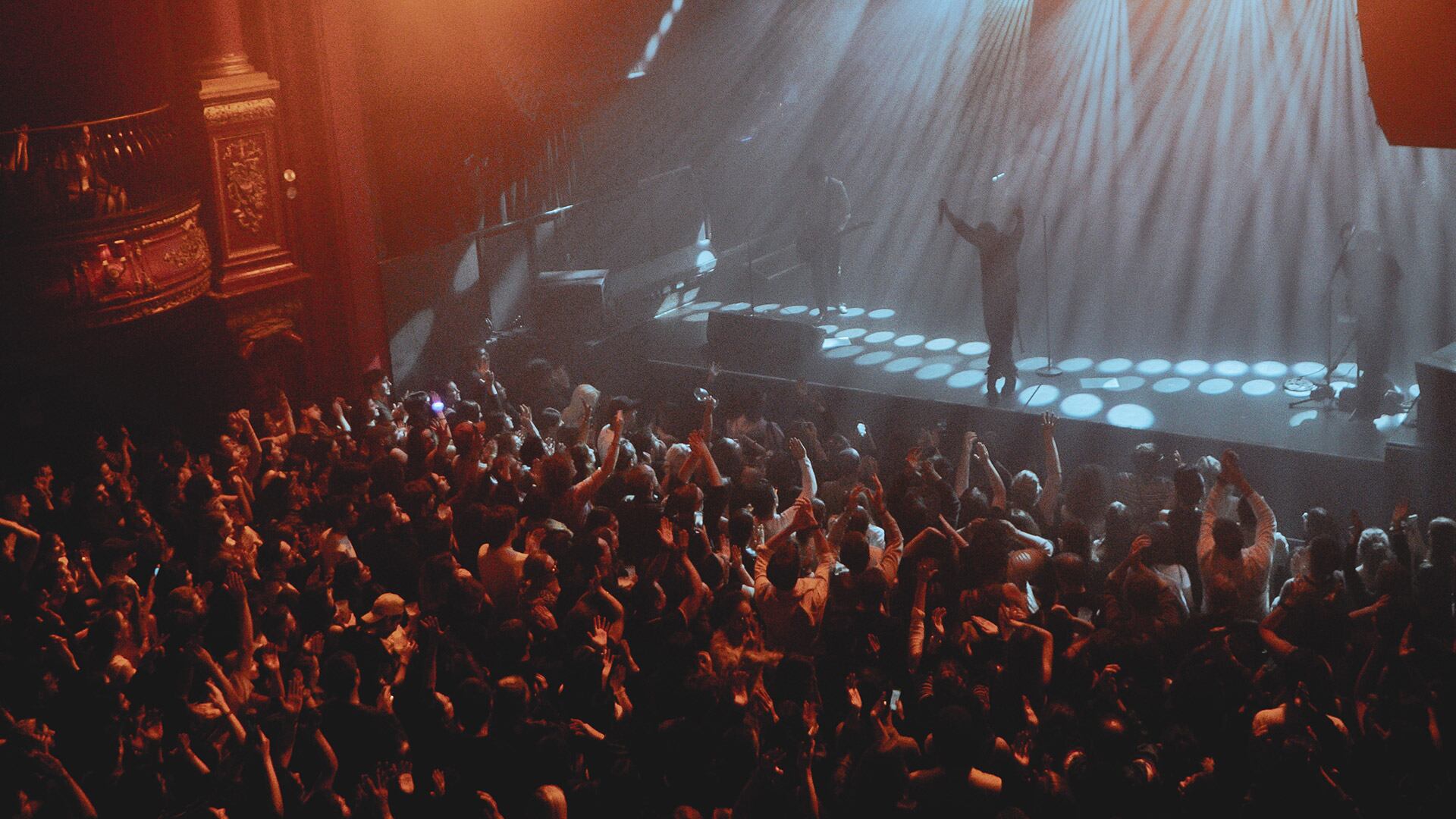 En Londres, Babasónicos tocó en el KOKO, un teatro emblemático del barrio de Camden (Crédito: @lonajulian)
