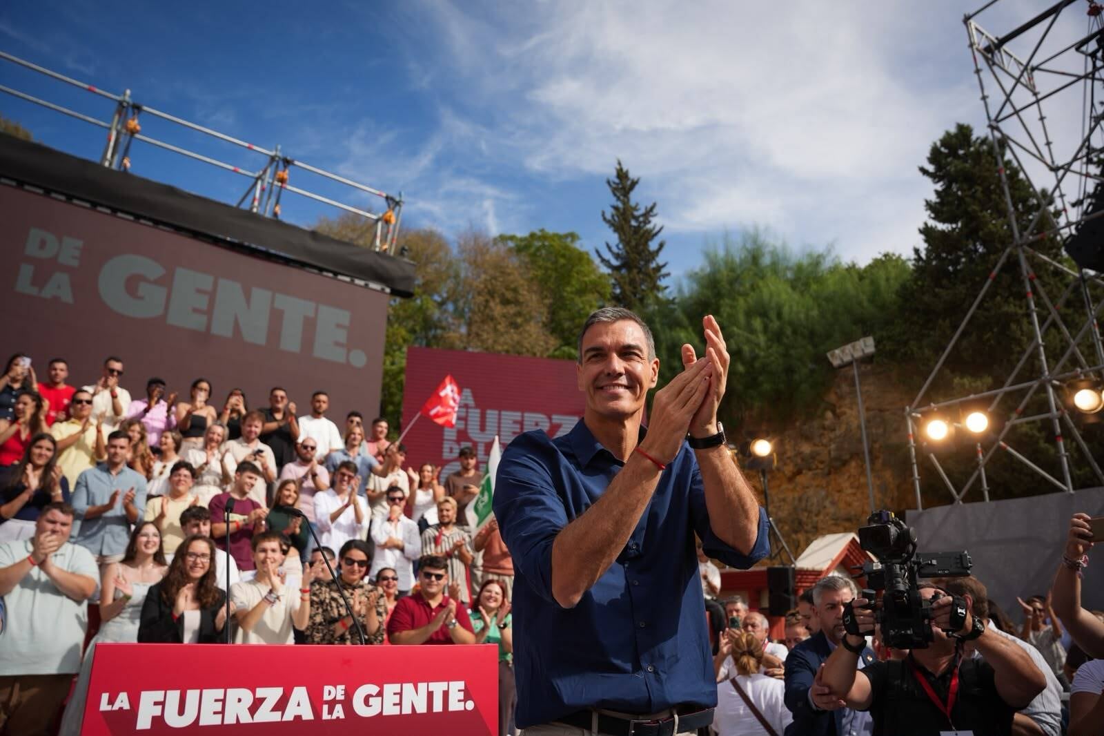 Pedro Sánchez participa en el primer acto de precampaña en Dos Hermanas, Sevilla (María José López / Europa Press)