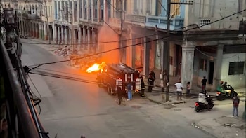 Crisis sanitaria en La Habana: la quema de basura se impone ante el colapso del servicio de recolección