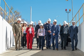 14/10/2026 La ministra de Defensa visita la estación de satélites 'Complejo de Comunicaciones del Espacio Profundo' (MDSCC) en Robledo de Chavela (Madrid) y preside la entrega de condecoraciones al personal presente durante los fuegos de este verano en la Sierra
SOCIEDAD
MARCO ANTONIO ROMERO/ MINISTERIO DE DEFENSA