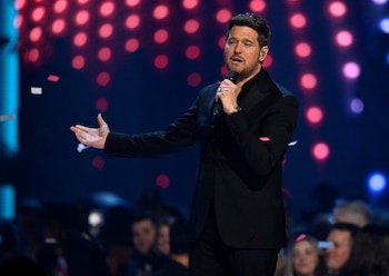 Michael Bublé resalta la importancia del equilibrio entre la vida profesional y familiar durante sus giras internacionales