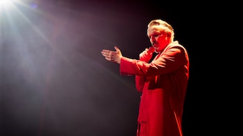 Miguel Bosé llenará de nostalgia El Salvador con su “Importante Tour”
