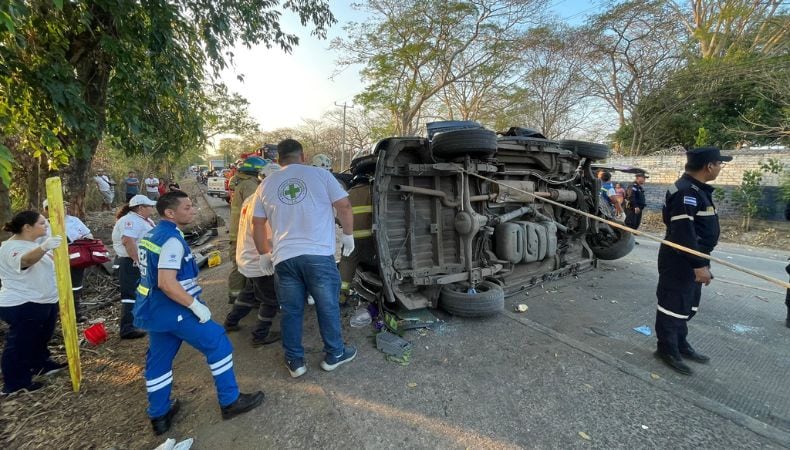 El consultor vial asegura que se debe fortalecer la cultura vial a través de la educación y la prevención. /(Cortesía: Cruz Verde Zacatecoluca)