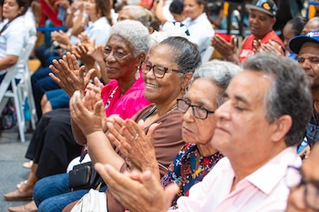 Más de 700 títulos de propiedad correspondieron a residentes de Haina, mientras otros beneficiarios pertenecen a zonas como Jardines de Gautier, Los Alcarrizos y Los Frailes. (Cortesía: Gobierno de República Dominicana)