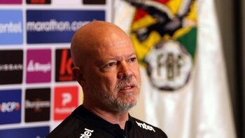 Zago: "No puede un país