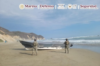 La droga fue incautada en una embarcación pequeña. (Cortesía)