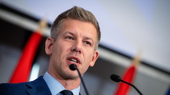 Magyar anuncia que revertirá el proceso de retirada del TPI anunciado por Orbán y que acatará sus dictámenes