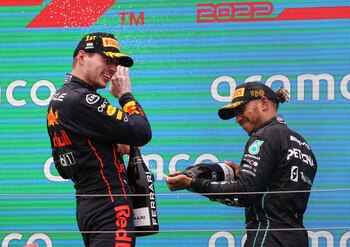 Max Verstappen y Lewis Hamilton