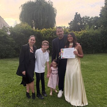 El exfutbolista asistió acompañado de