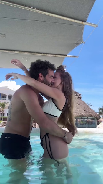 Nicolás Cabré y su novia