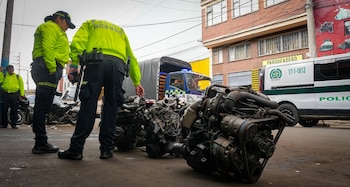 La intervención policial incluyó la captura de tres personas por tráfico de estupefacientes y la incautación de más de 120 dosis listas para su venta - crédito Secretaría de Seguridad