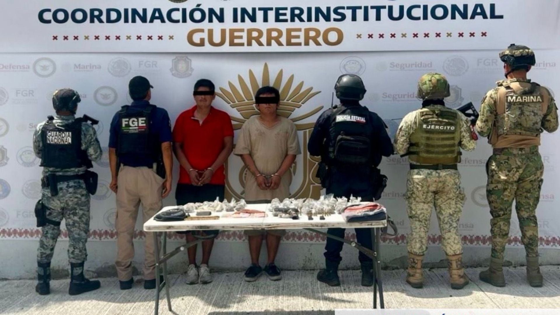 Capturan a dos presuntos integrantes del GNG con armas y droga en Acapulco. Fiscalía de Guerrero