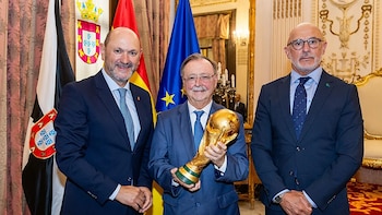 La prensa marroquí estalla contra Luis de la Fuente por su visita a Ceuta: “El fútbol español se politiza al más alto nivel”