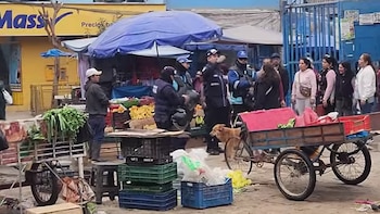 Comerciantes y vecinos preocupados por posibles desalojos. Foto: captura Forever 26