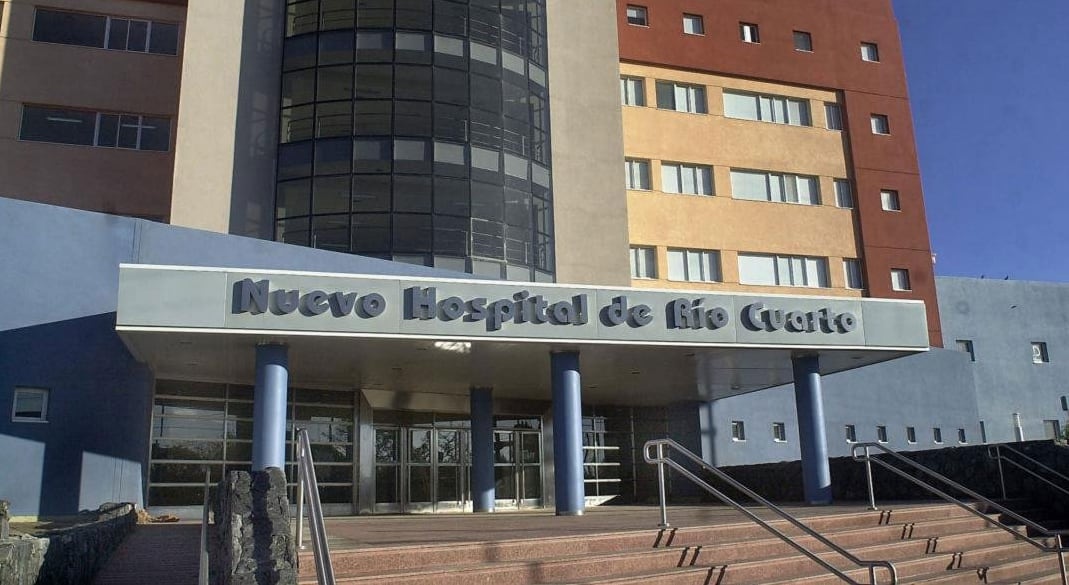 Hospital San Antonio de Padua donde fue asistido el hombre de 39 años por una herida abdominal y fue detenido su hermano