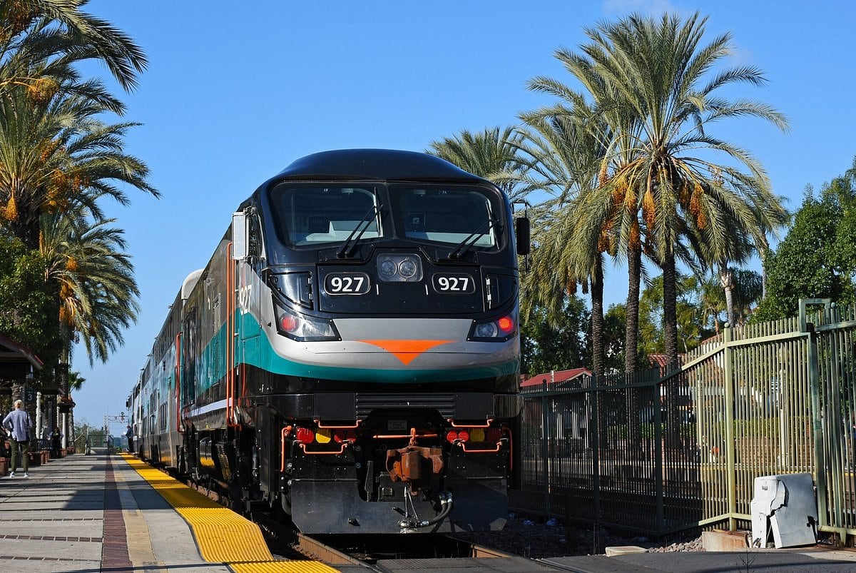 Exjefe de Metrolink demanda a la agencia y expone presuntas fallas de seguridad